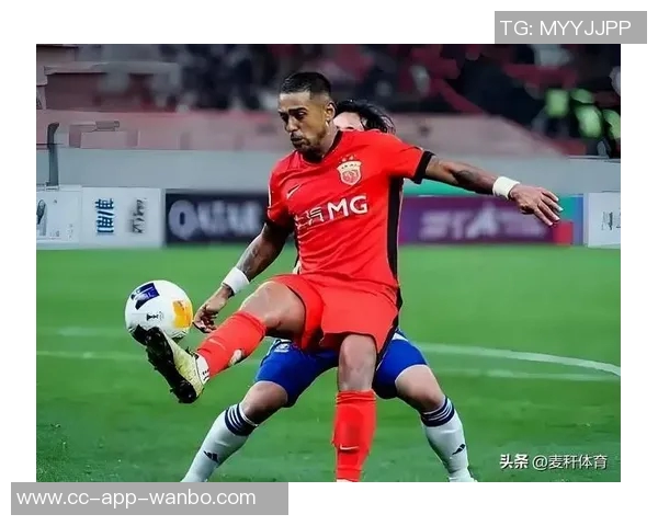 刘闻超带队海港在教学赛中以4-3逆转取胜莱昂纳多梅开二度助力球队